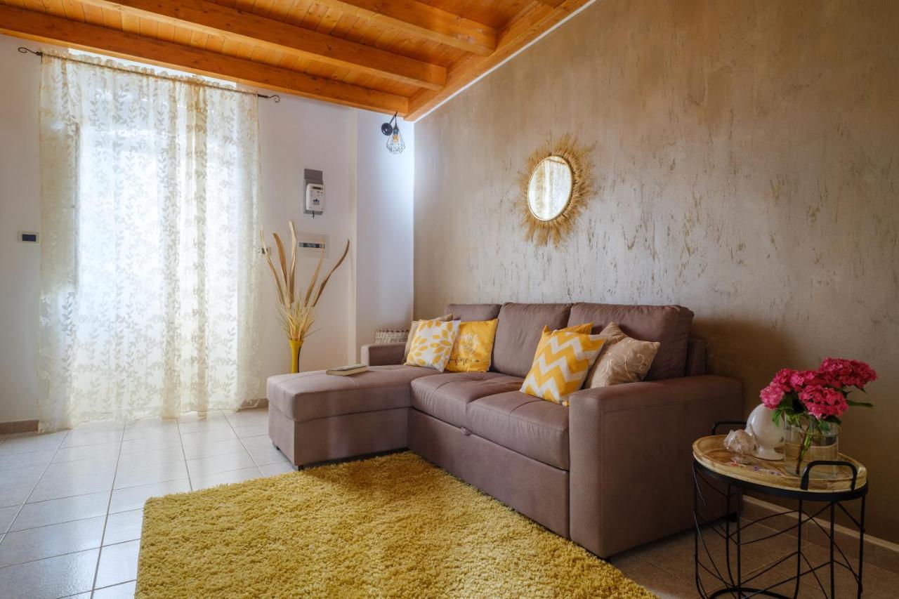 Casa Ta Nonna Apartment Supersano Bagian luar foto