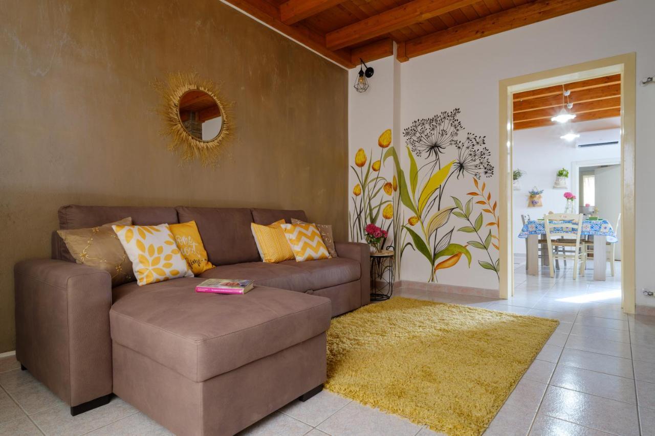 Casa Ta Nonna Apartment Supersano Bagian luar foto